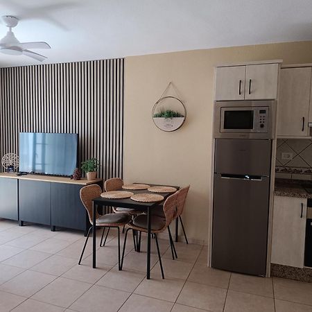 Greatly Located Apartment With Heated Pool, Los Cristianos لوس كريستيانوس المظهر الخارجي الصورة