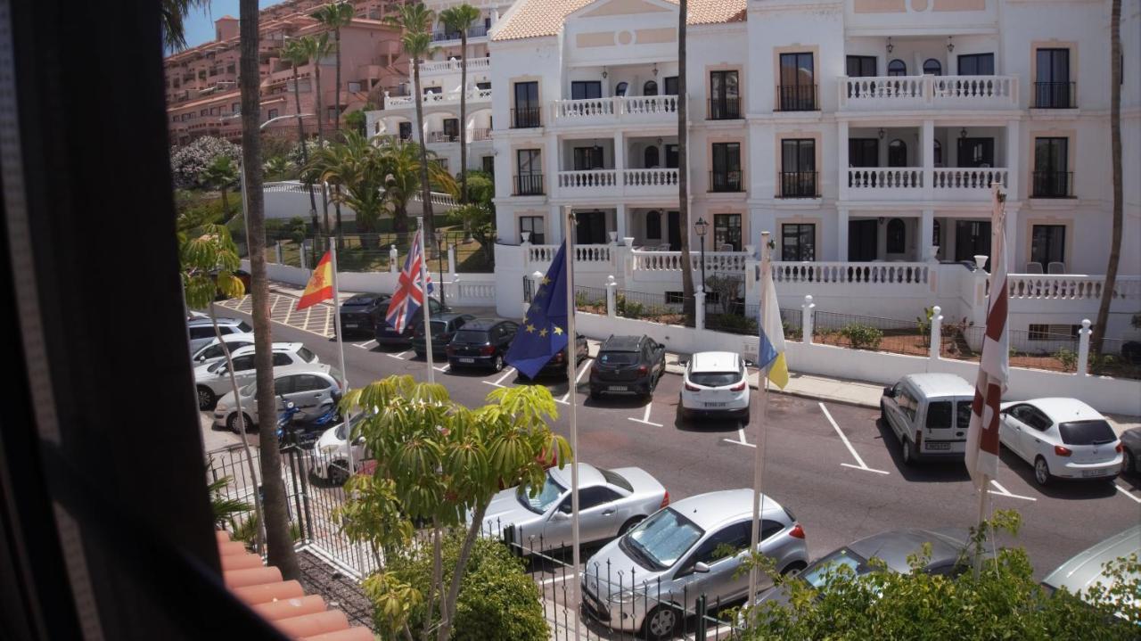 Greatly Located Apartment With Heated Pool, Los Cristianos لوس كريستيانوس المظهر الخارجي الصورة