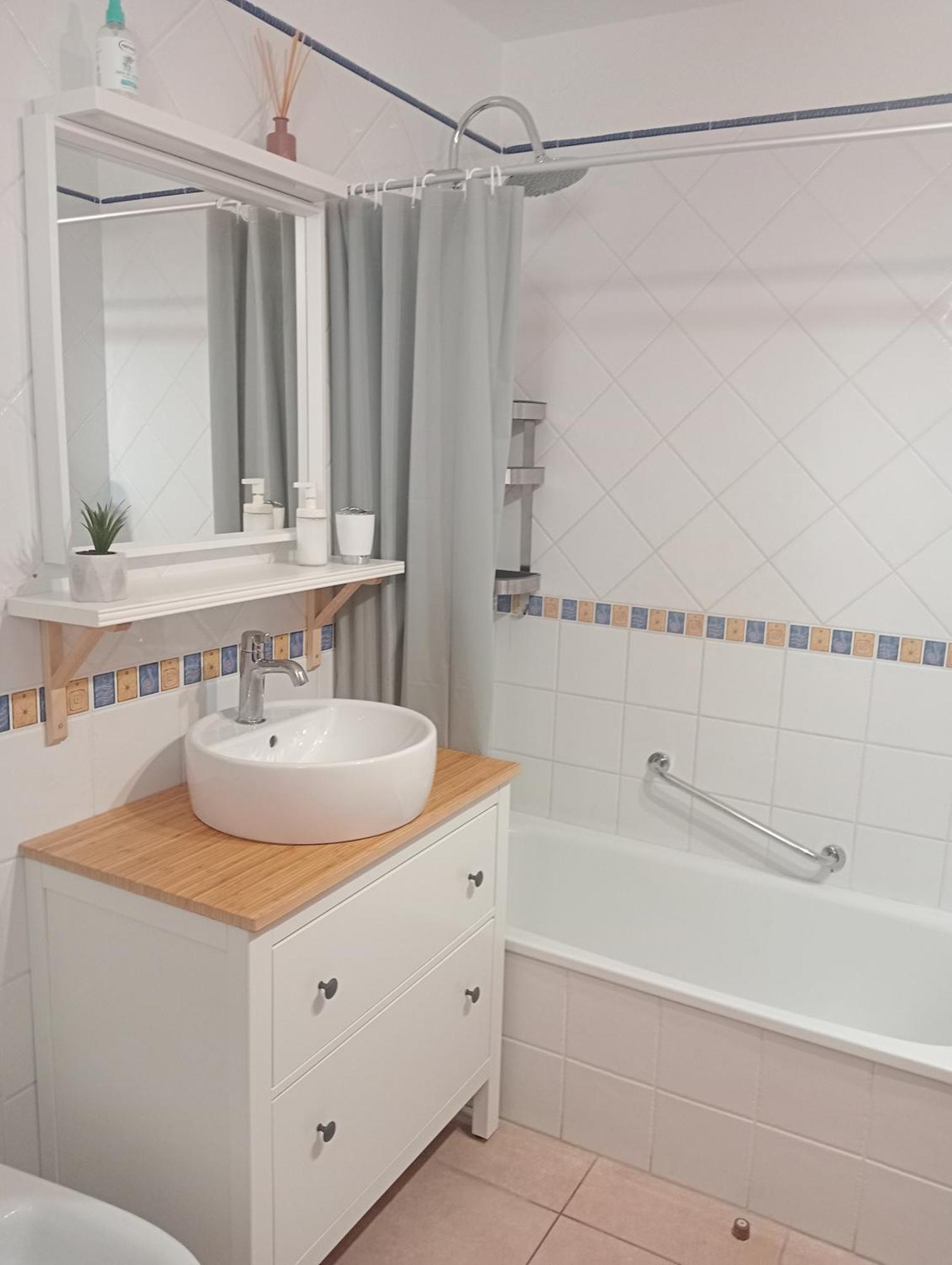 Greatly Located Apartment With Heated Pool, Los Cristianos لوس كريستيانوس المظهر الخارجي الصورة